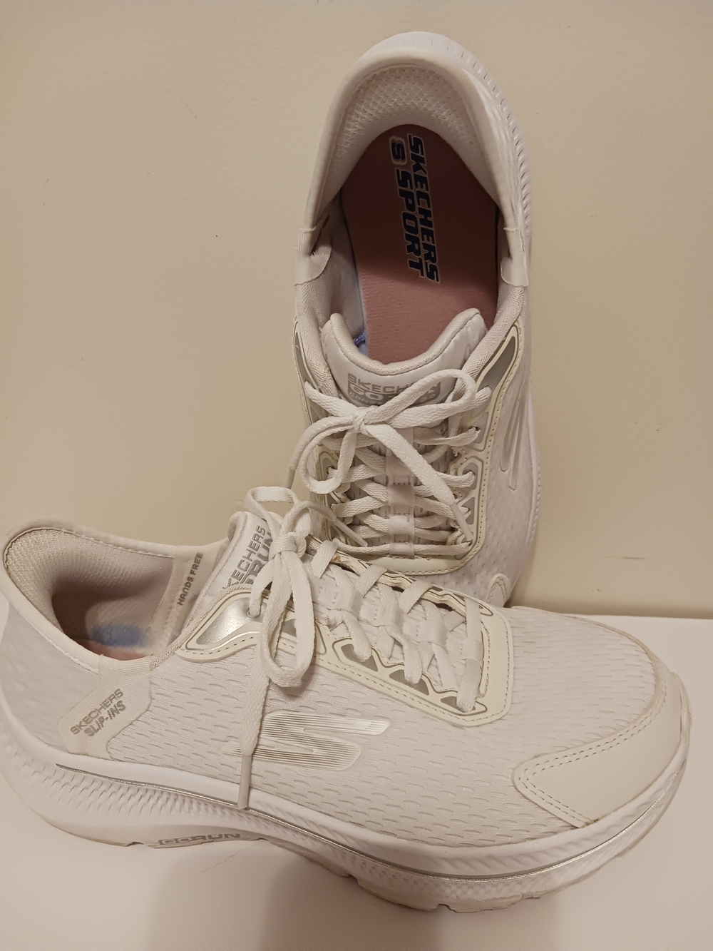 Skechers Slip-Ins GoRun White Women's Athletic Lace-Up Sneakers